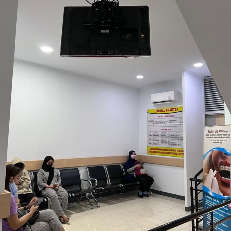 Ruang Perawatan Klinik Gigi